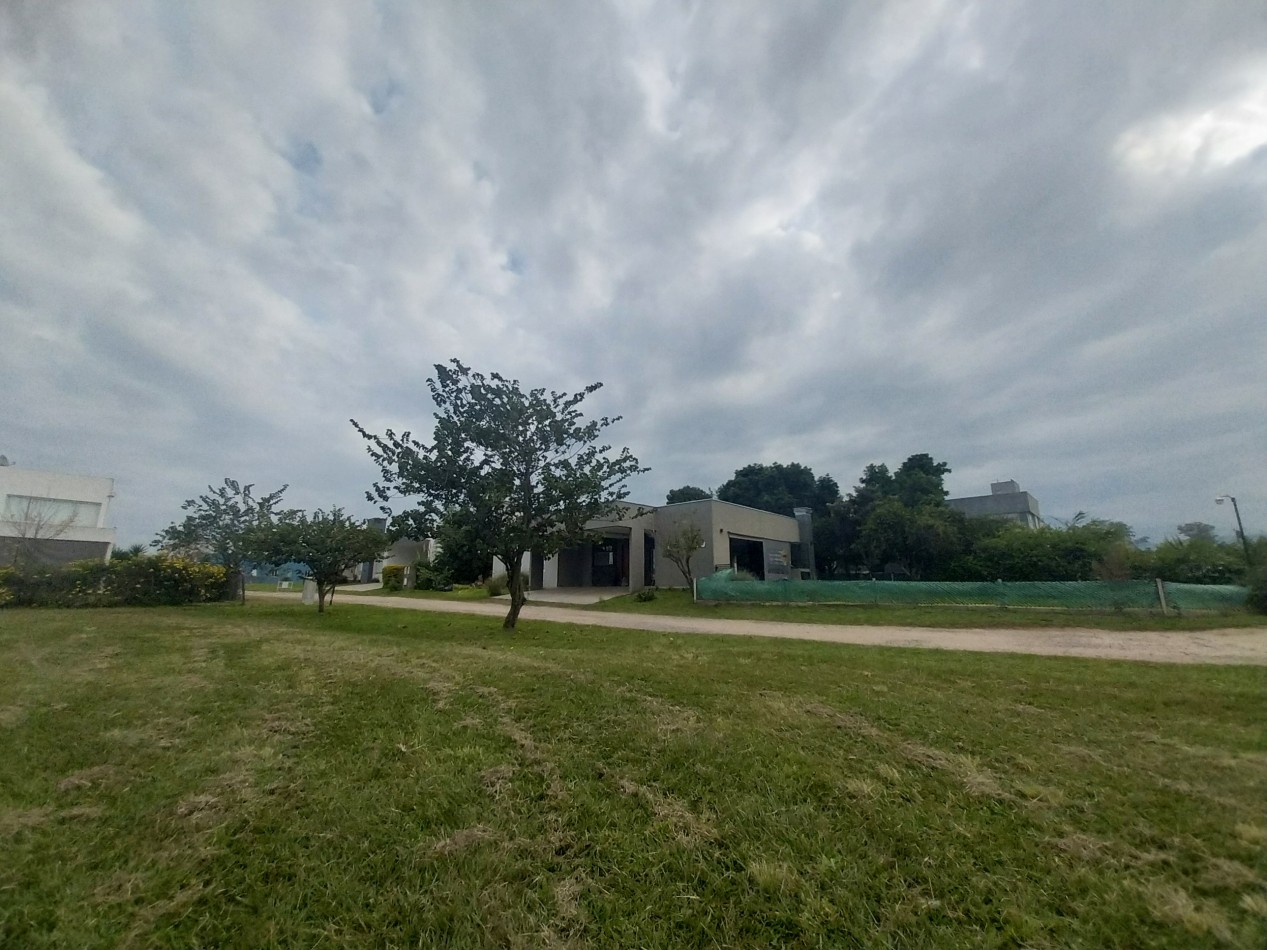 ||| LOTE ESQUINA 818M2 EN COUNTRY PORTAL DEL SOL |||