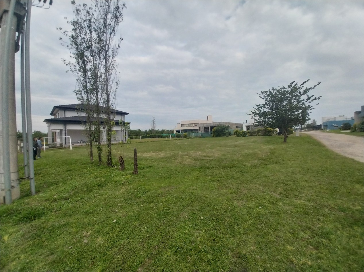 ||| LOTE ESQUINA 818M2 EN COUNTRY PORTAL DEL SOL |||
