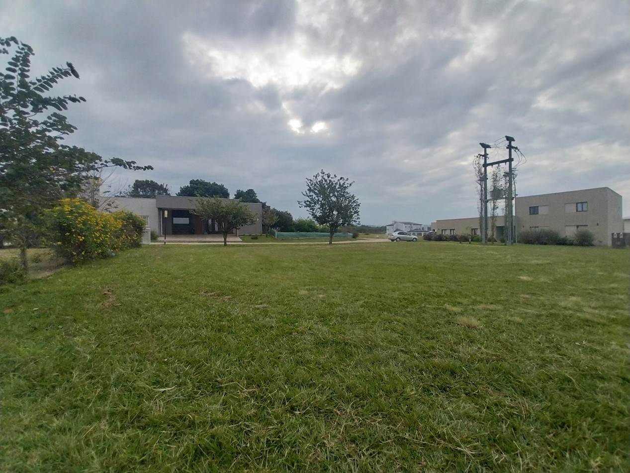 ||| LOTE ESQUINA 818M2 EN COUNTRY PORTAL DEL SOL |||