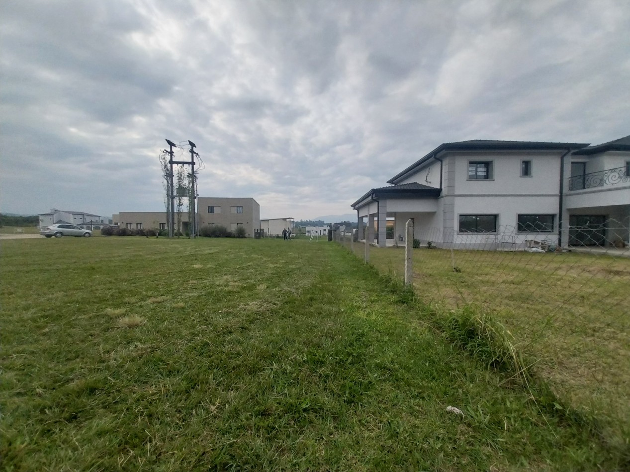 ||| LOTE ESQUINA 818M2 EN COUNTRY PORTAL DEL SOL |||