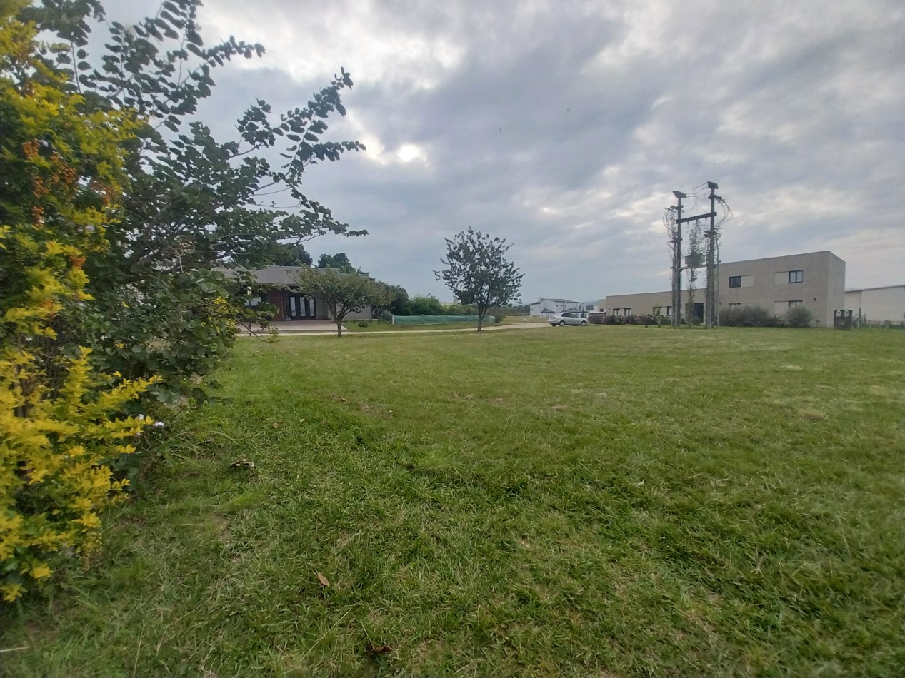 ||| LOTE ESQUINA 818M2 EN COUNTRY PORTAL DEL SOL |||