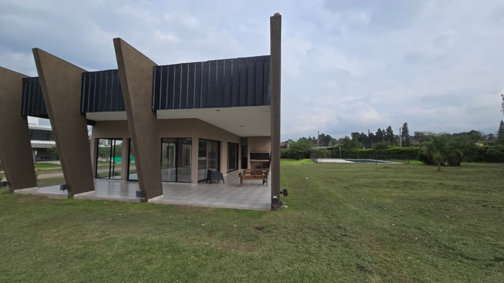||| LOTE ESQUINA 818M2 EN COUNTRY PORTAL DEL SOL |||